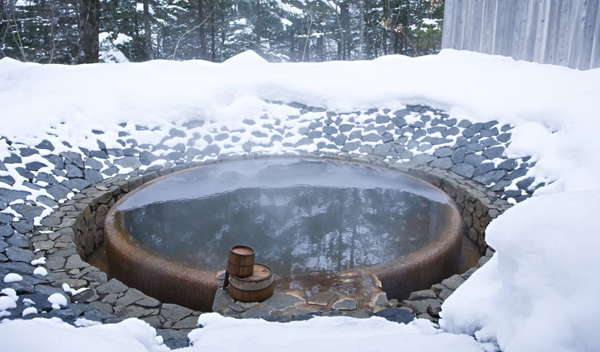 Communal open-air bath winter